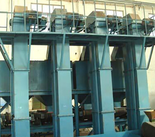 鬥式提升機（鬥提機）