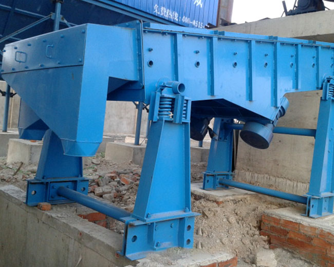 鈣粉篩是什麽形式的振動篩，多少錢？