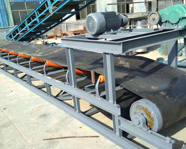 砂石皮帶輸送機多少錢一下，材質一樣嗎？