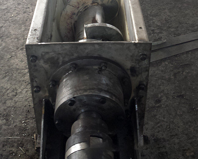 不鏽鋼螺旋輸送機葉片撕裂、軸裂縫、軸段斷裂處理