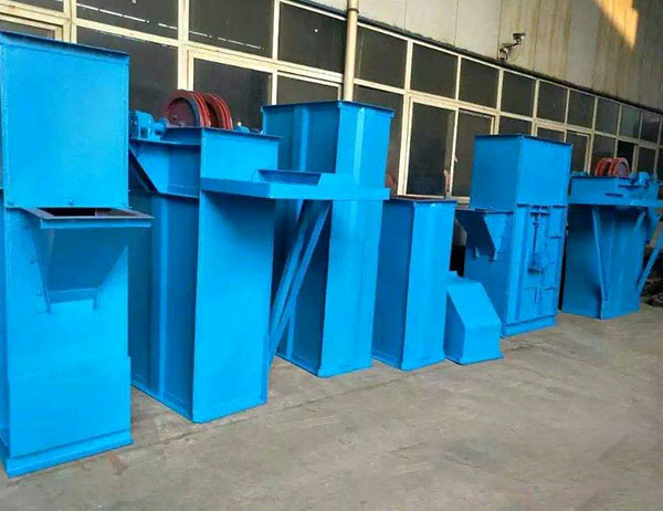 TH250鬥(dòu)式提升機總體結構(gòu)設計使用說明