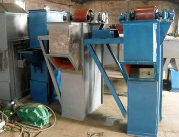 幹散粉狀物料垂直提升機使用鋼絲繩芯膠帶鬥式提升機