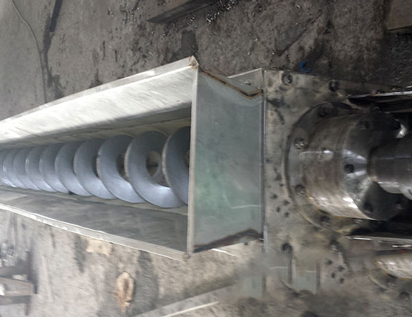 什麽情況下使用螺旋輸送機或者皮帶輸送機