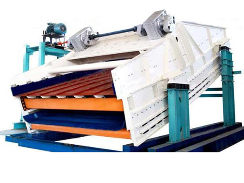 200噸的制砂機配多大型号的振動篩分機好