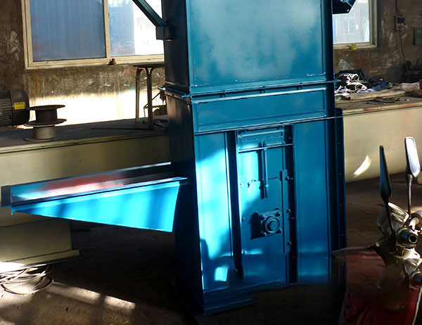 連續式提升機配應爲較大過盈的緊配合