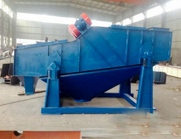 爐渣篩分機一般採用直線型振動篩價格便宜實惠