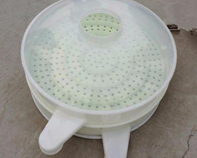 pvc振動篩也叫塑料篩主要應用於化工