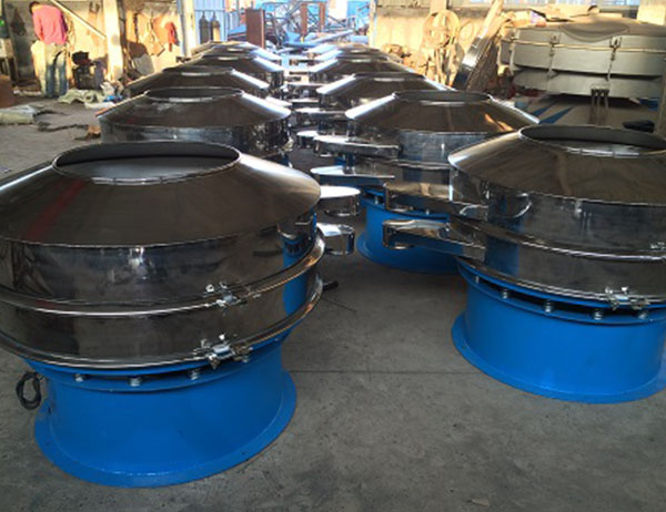 800型振動篩普鋼跟不鏽鋼差多少錢？