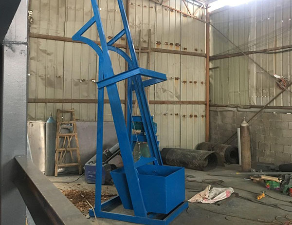 便攜式提升機方便移動、占地空間小