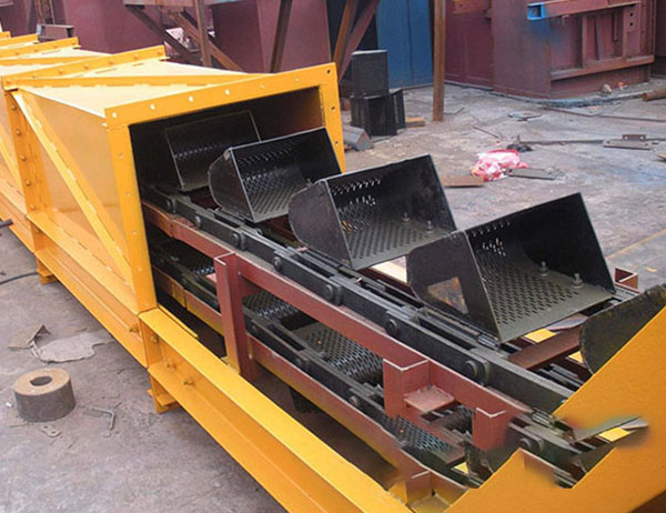 鬥式輸送機讓物料在輸送過程中更穩妥