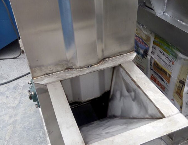 飼料提升機一般選用TD皮帶式鬥式提升機