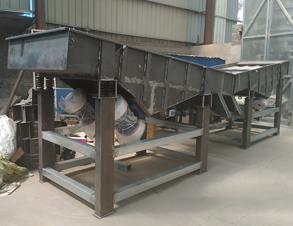 石子制砂生産線中選用直線振動篩壓縮成本耐用實惠