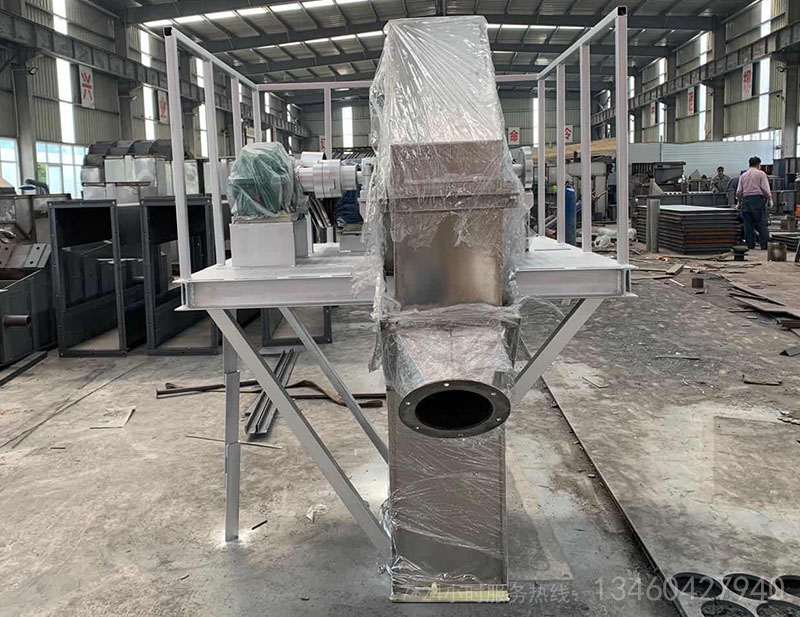 瀝青砂石行業使用的鬥式提升機有何特殊要求