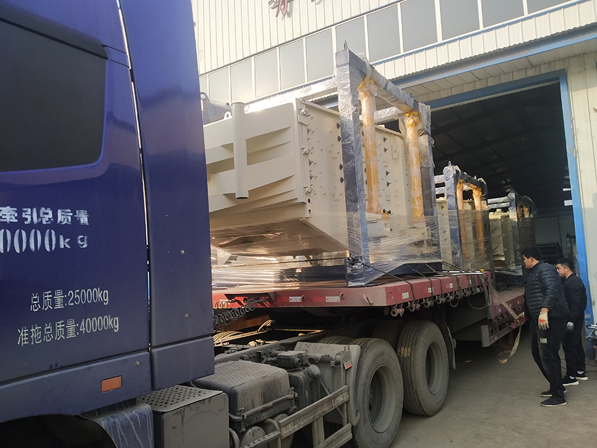 江蘇常州方形搖擺篩發貨瞭，請注意查收