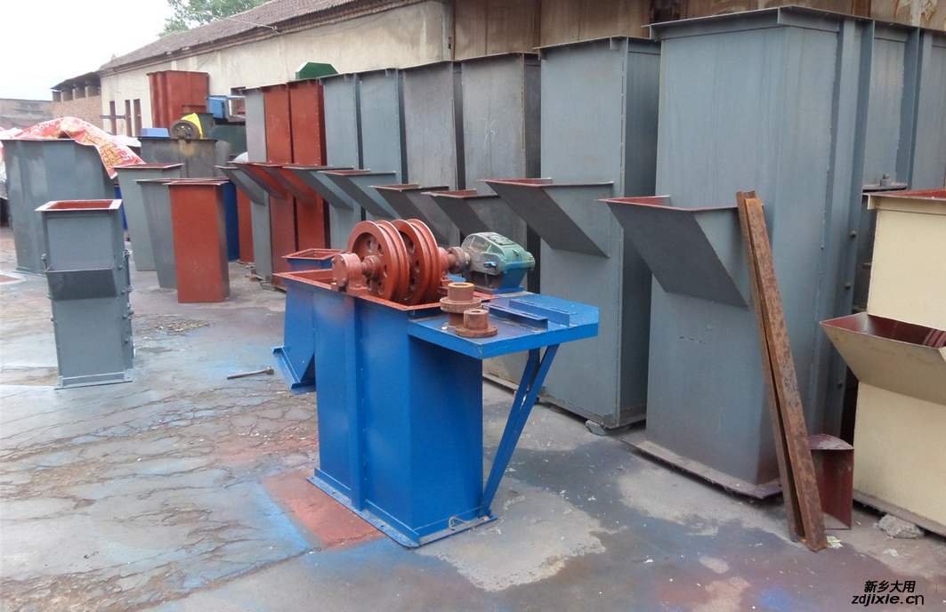 石粉瓦鬥提升鬥式提升機是常用的提升設備