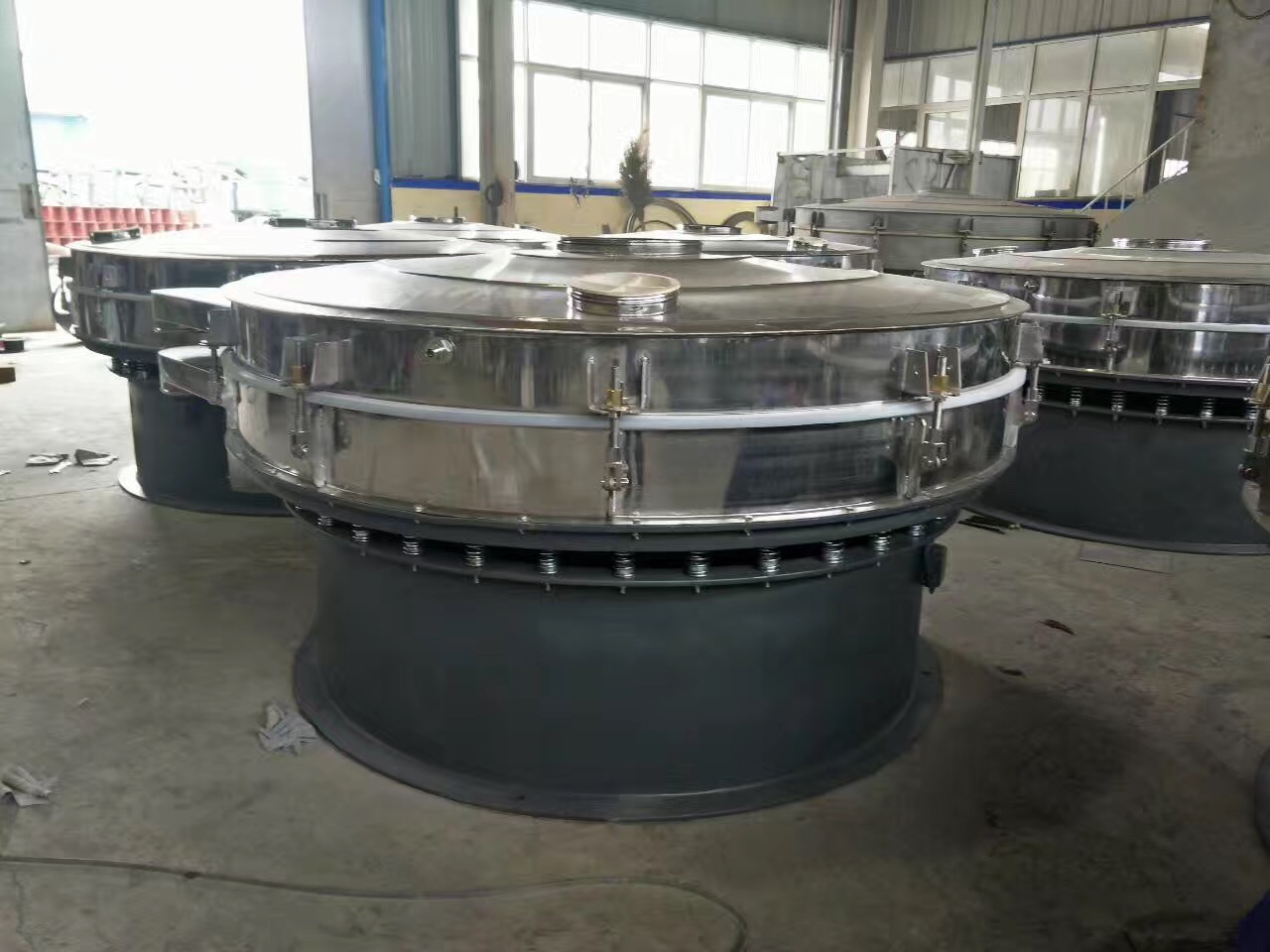 重鈣粉、滑石粉不鏽鋼篩分目篩使用超聲波旋振篩