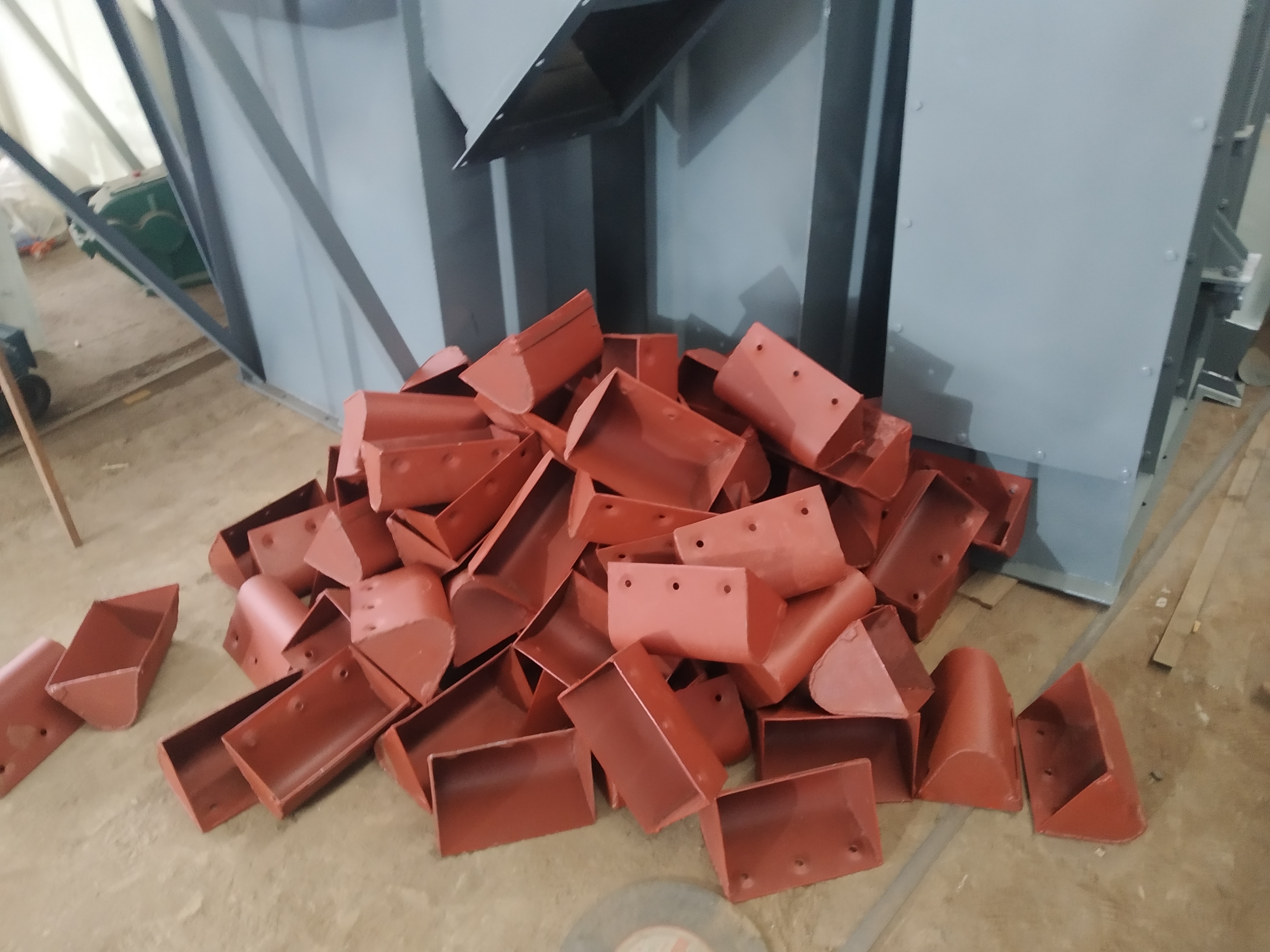 有機肥垂直上下提升機選擇TH、NE鬥式提升機都可以