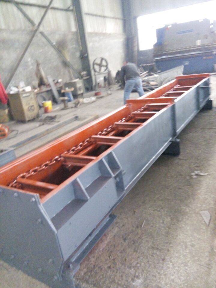 化工粉鏈條上料機選用刮闆輸送機效果好